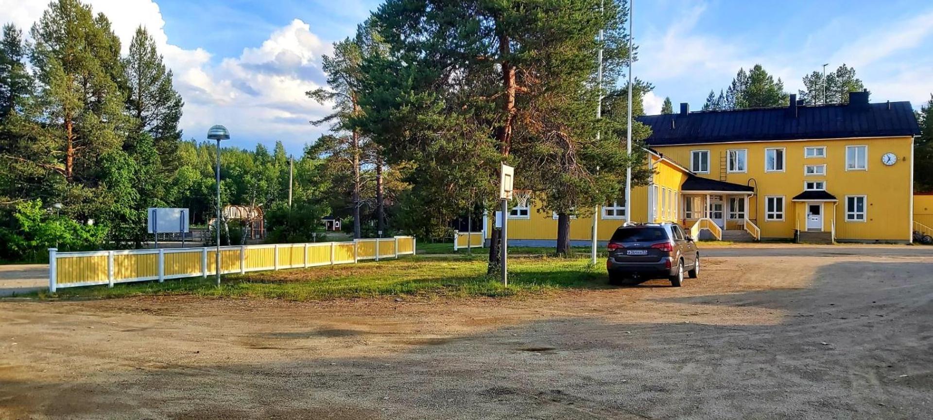 Kuukkeli Ivalo Airport Inn Экстерьер фото